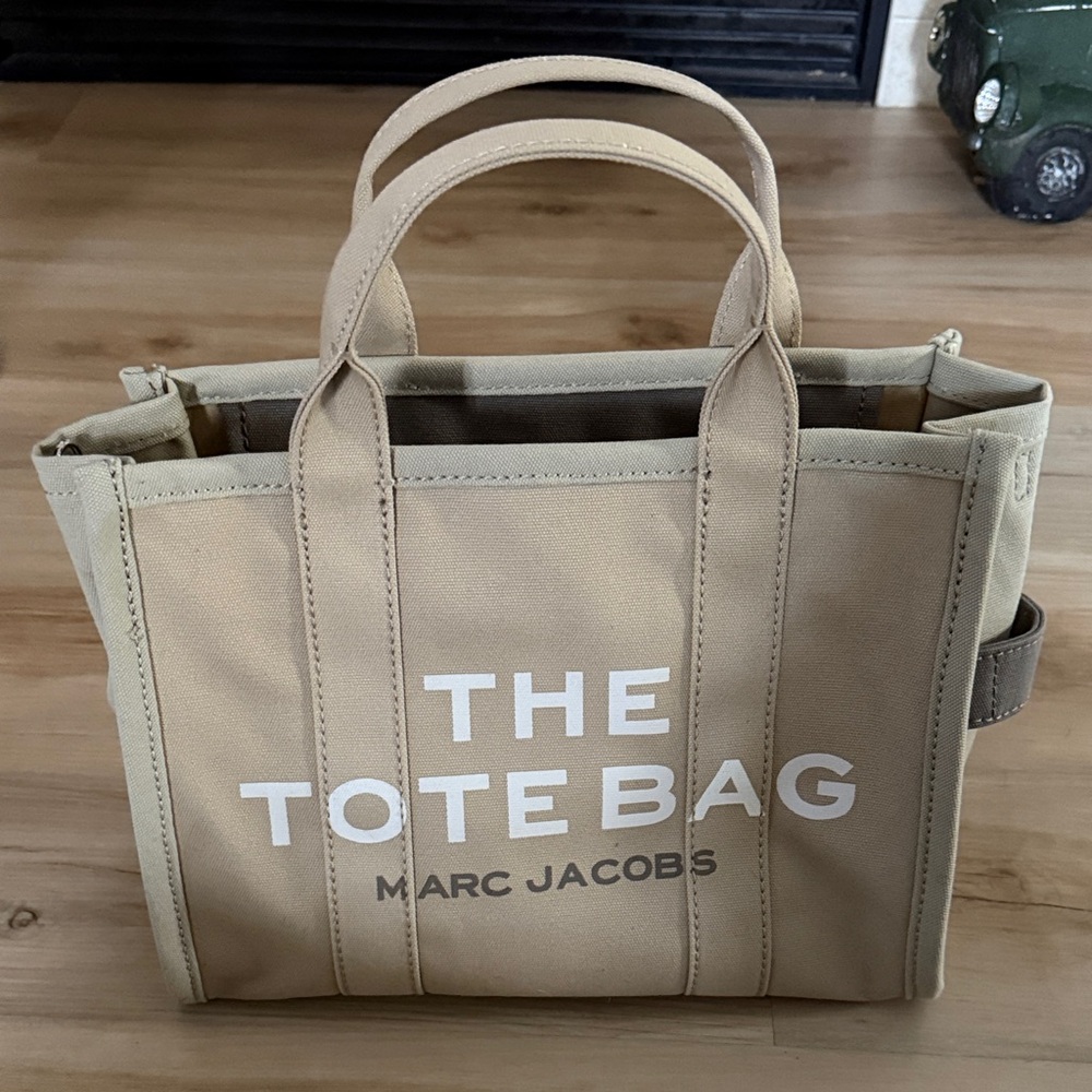 Marc Jacobs Beige Tote Bag